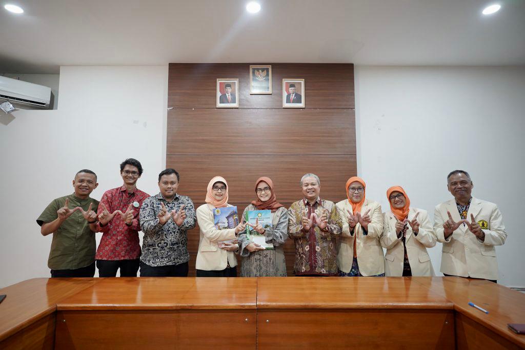 Lembaga Penelitian & Pengabdian Kepada Masyarakat