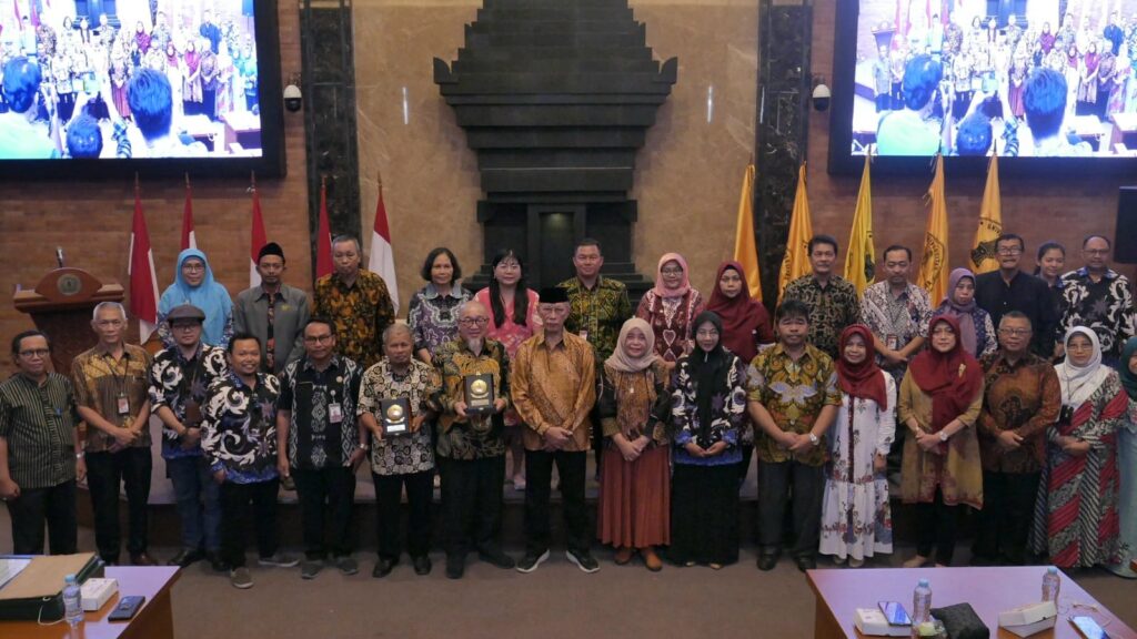 Seminar Nasional Kusuma III UWKS: Lebih dari 100 Karya Ilmiah Dukung Indonesia Emas 2045