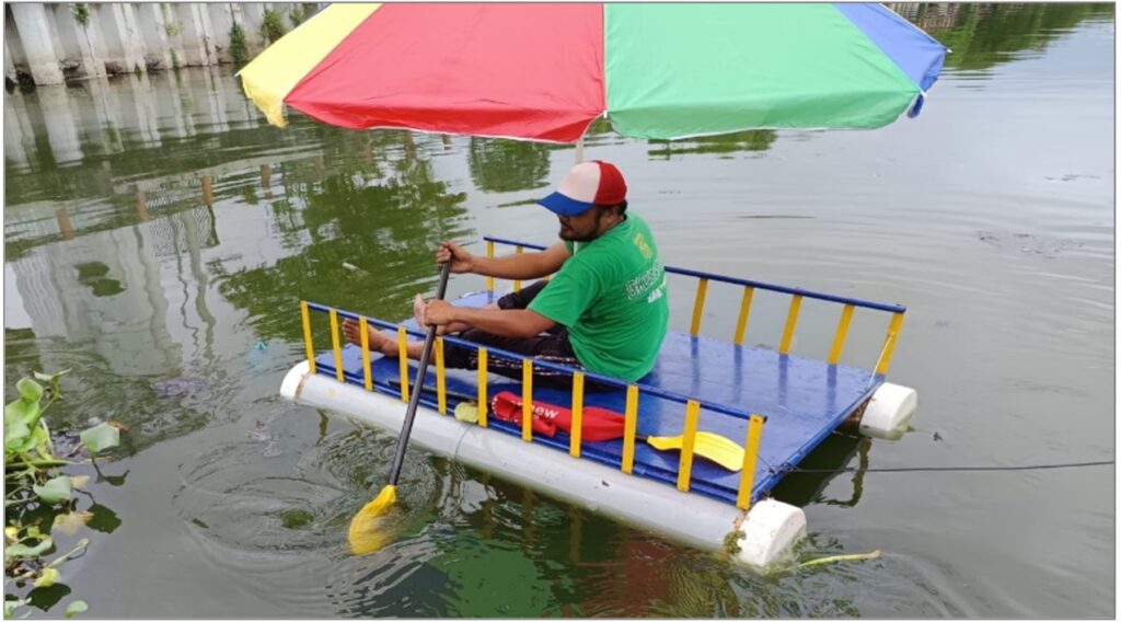 Progdi Teknik Sipil UWK Surabaya Bantu Petani Lele Boezem Morokrembangan dengan Ponton Catamaram